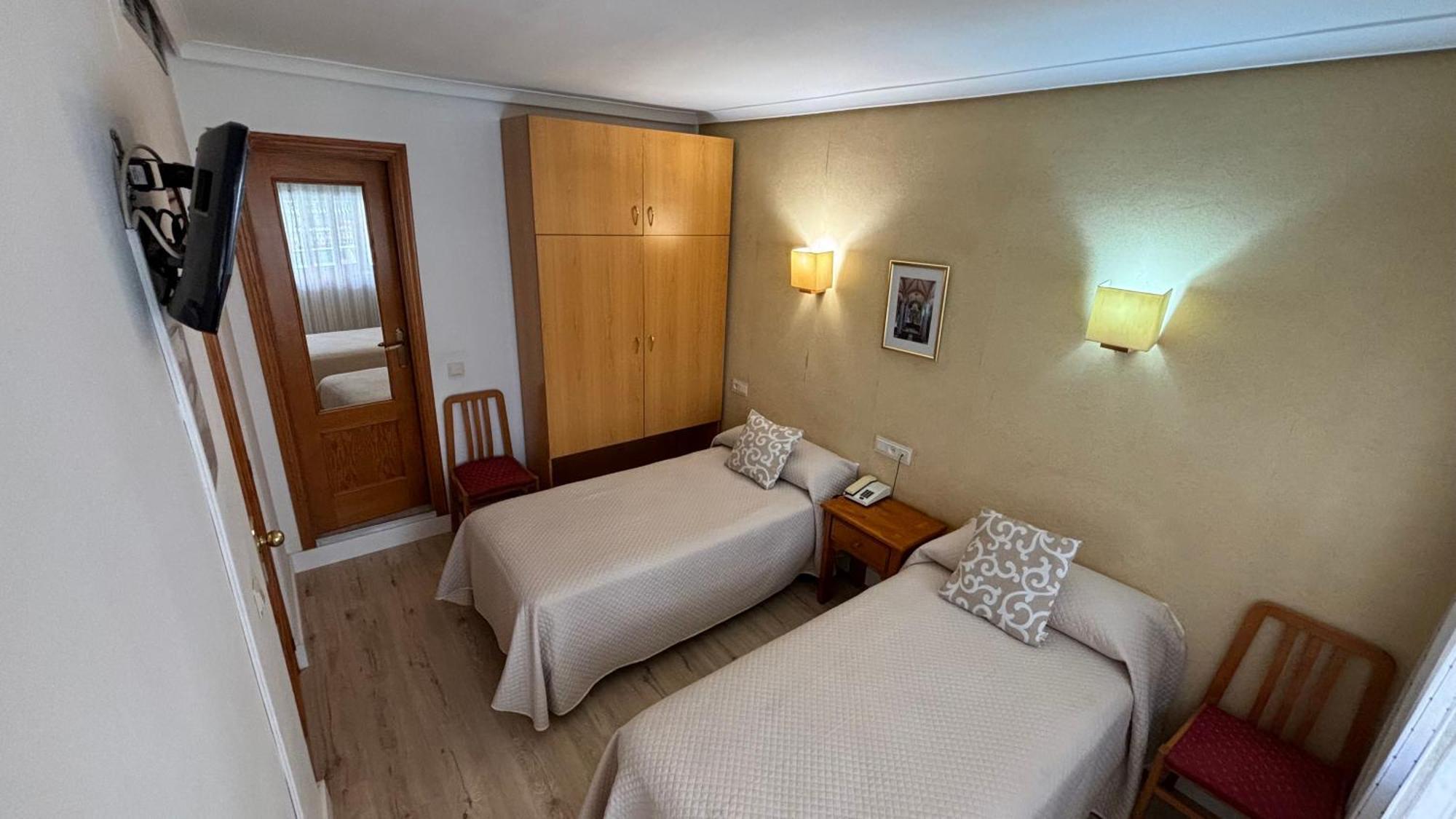 Hostal Atienzar Альбасете Экстерьер фото