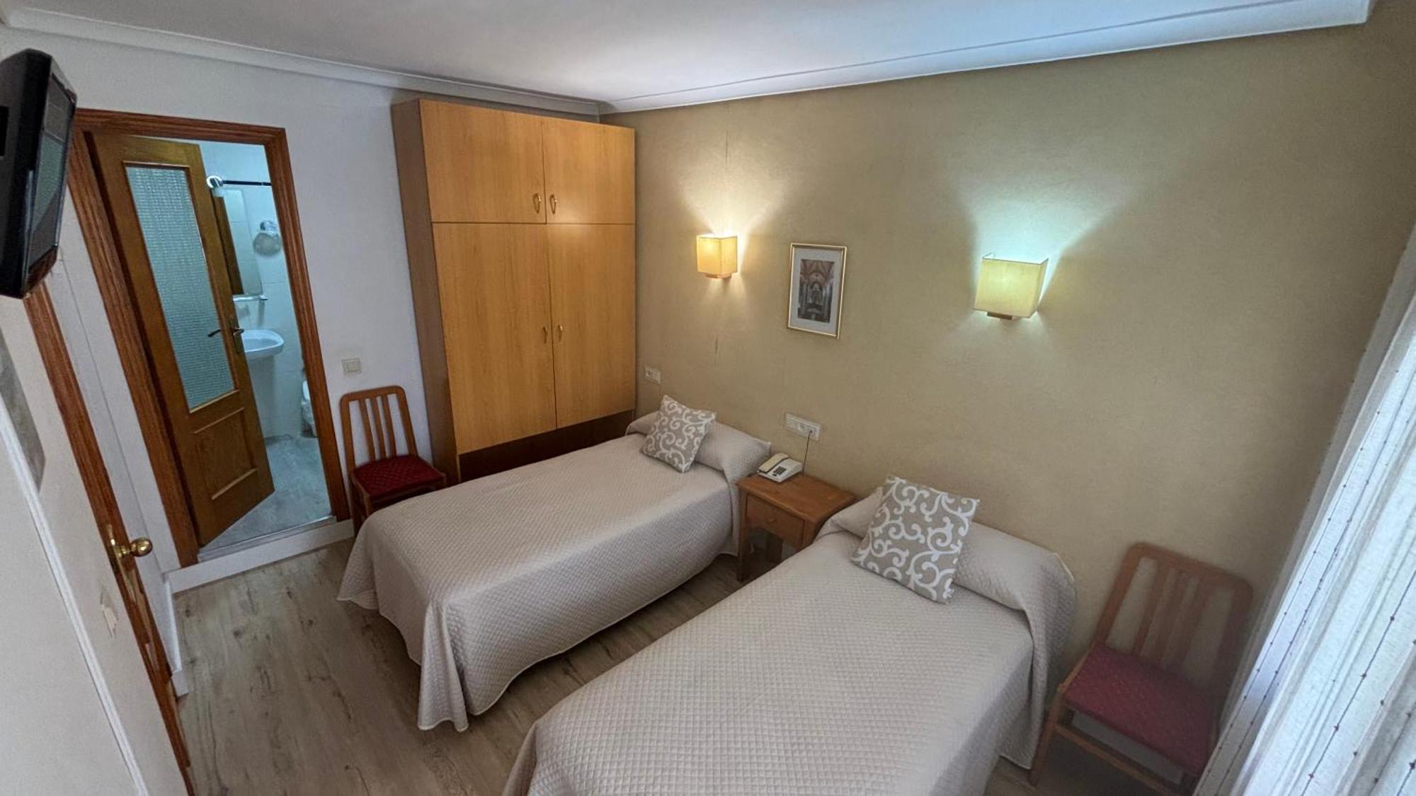 Hostal Atienzar Альбасете Экстерьер фото